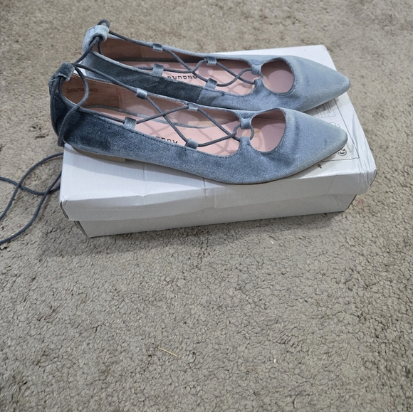 Women Shoes - Picture 8 of 8